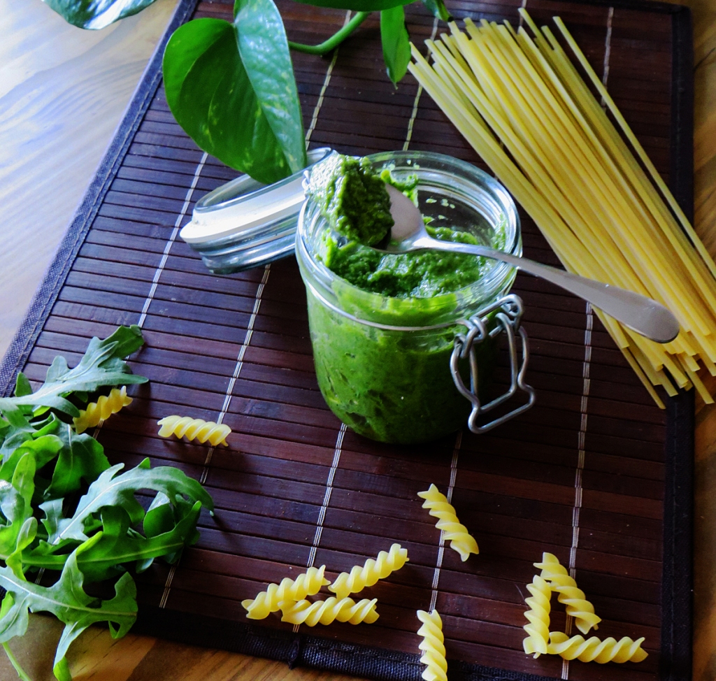 Ruccola-Chili-Pesto [vegan] – Wir essen Pflanzen