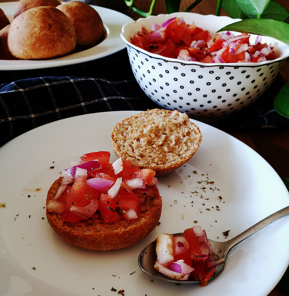 Bruschetta mit Tomaten und Zwiebeln – Wir essen Pflanzen